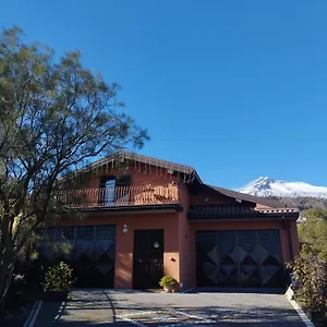 https://petite-maison-delletna.sicilyhotelsitaly.net